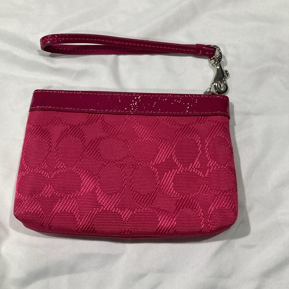 Fuchsia Pink New COACH Wristlet - Picture 2 of 5